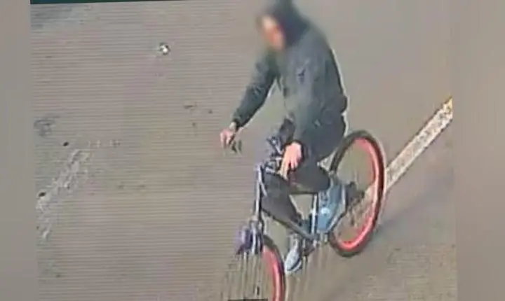 Criminoso quebra vitrine, furta loja e foge de bicicleta em Franca