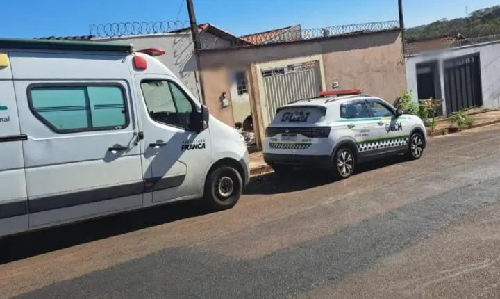 Denúncia leva GCM a resgatar cachorro em situação de maus-tratos