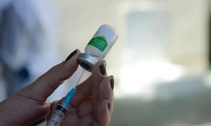 Franca amplia vacinação contra a gripe influenza e convoca população