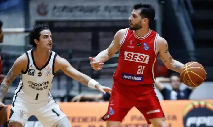 Franca vence Corinthians por 79 a 77 e segue invicto no Paulista