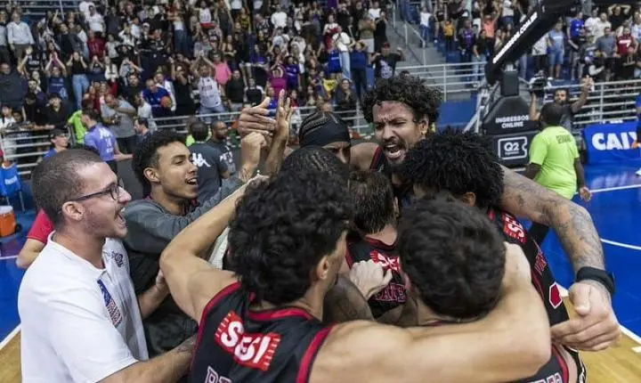 Franca vence o Brasília e chega à quinta final seguida do NBB