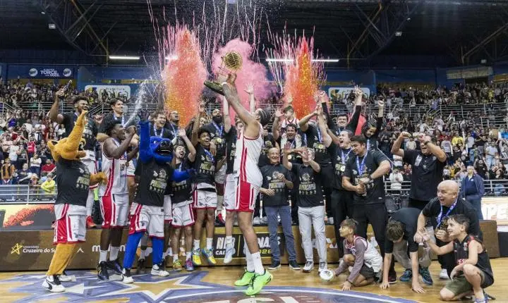 Franca vence Pinheiros e conquista o pentacampeonato do NBB