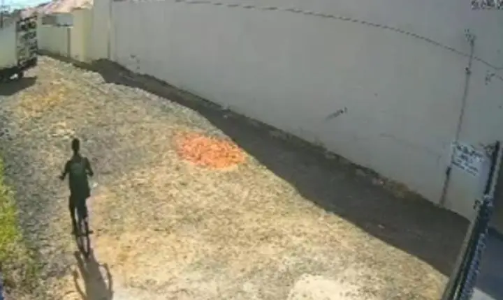 Funcionário de loja de tintas tem bicicleta furtada no Jardim Integração