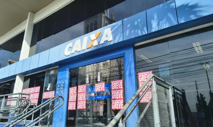 Funcionários da Caixa rejeitam proposta e mantêm greve nacional