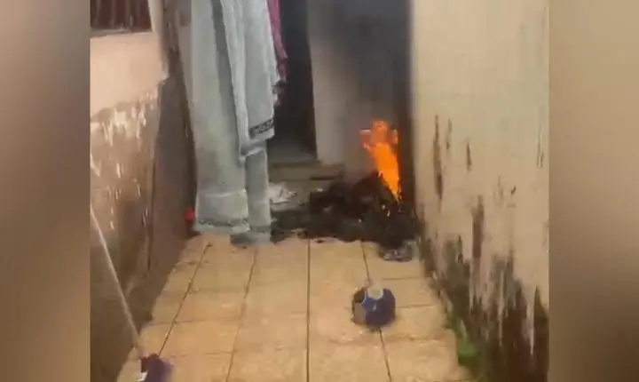 Homem é preso após destruir casa e incendiar roupas da namorada 
