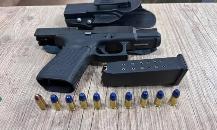 Homem é preso com arma municiada durante operação da PM na Rezende 