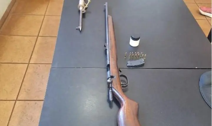 Homem é preso pela PM Ambiental por porte ilegal de arma de fogo em Guará