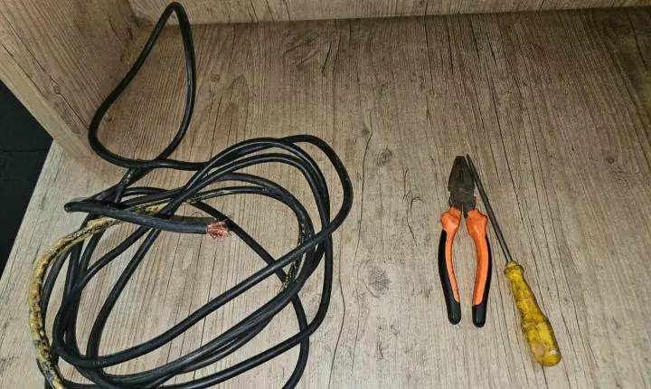  Homem é preso por policiais militares após furtar fios na vila São Sebastião