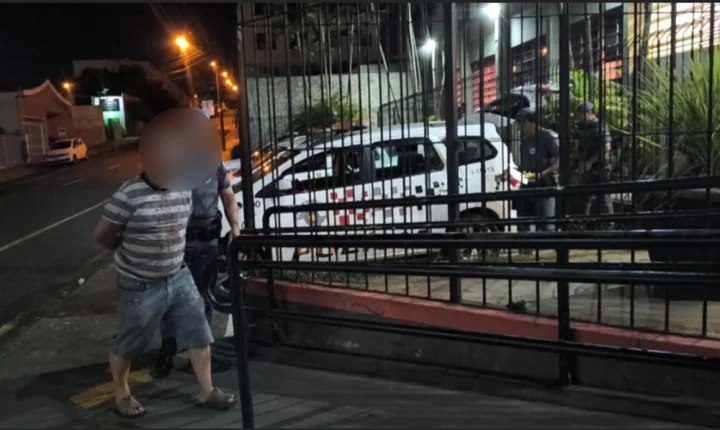 Homem fica em estado grave após ser esfaqueado; PM prende autor do crime