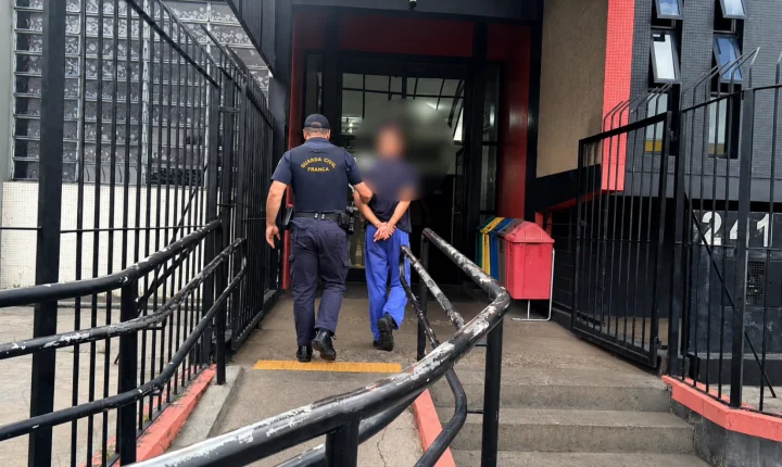  Homem não paga pensão, se envolve em acidente e acaba capturado pela GCM