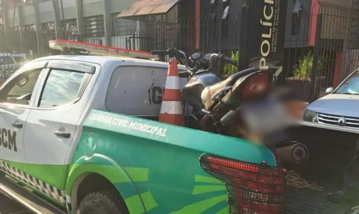 Homem tenta fugir, mas é detido com moto de chassi raspado