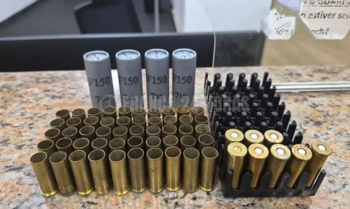 Homem tenta matar a ex, é desarmado pelo enteado e preso pela PM