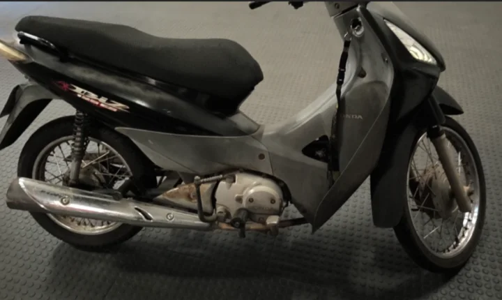 Mulher compra moto adulterada pelo facebook e é presa pela Polícia Militar