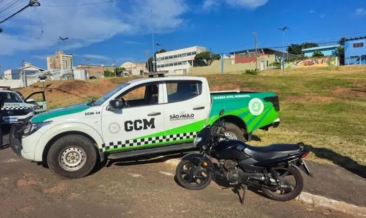 Homem é preso pela GCM após ser flagrado com moto furtada