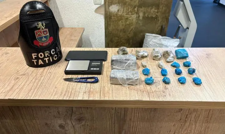 Policiais da Força Tática prendem traficante no Jardim Parati