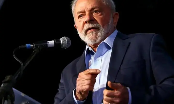 Luiz Inácio Lula da Silva é reeleito presidente da República do Brasil