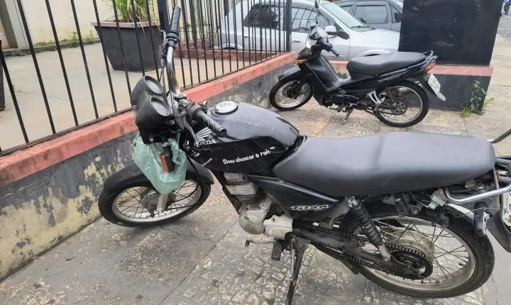 Motocicleta furtada é recuperada pela PM na Vila Santa Rita
