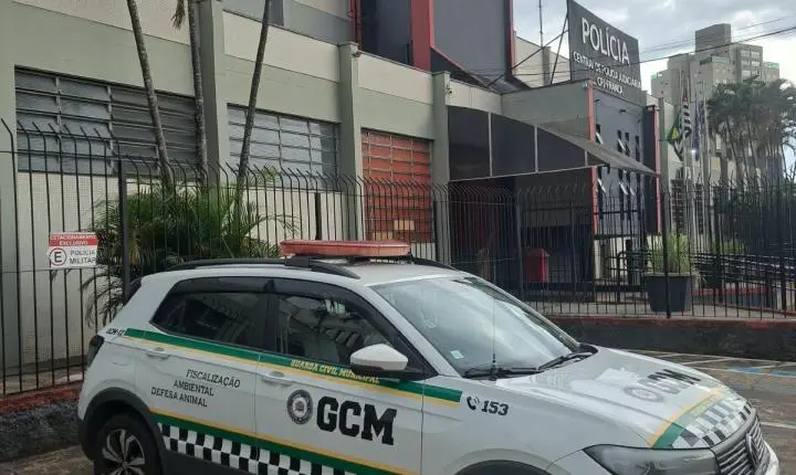Mulher é detida pela GCM com pedras de crack na Praça Barão