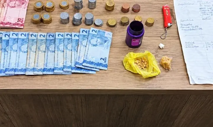 Mulher é presa com crack, dinheiro e anotações do tráfico em Franca