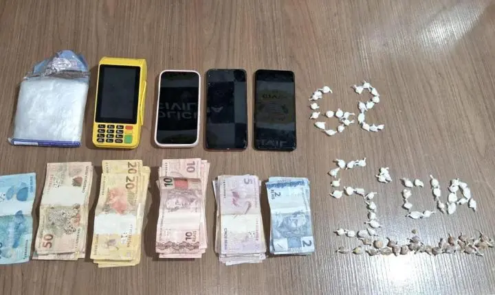 Mulher é presa pela PM após ser flagrada vendendo drogas no City Petrópolis