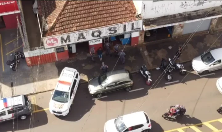 Tentativa de furto termina com disparo de arma de fogo; assista 