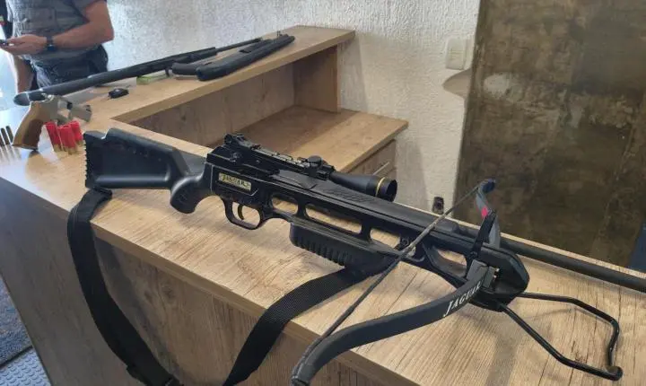 Policiais localizam arsenal após filho ameaçar pai no bairro São José 