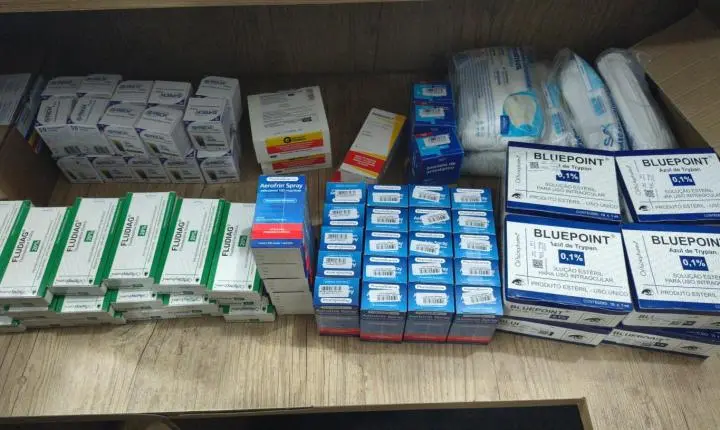 Mulher é detida pela Força Tática com medicamentos de origem duvidosa