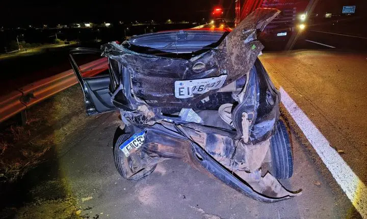 Duas pessoas ficam feridas em grave acidente na Cândido Portinari 