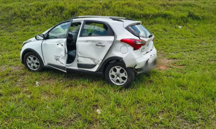Quatro veículos se envolvem em acidentes na rodovia Cândido Portinari 