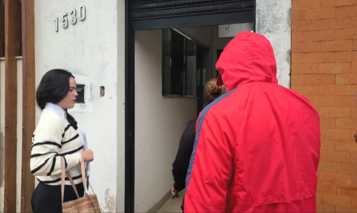 Homem que atropelou a ex e o atual dela se apresenta à Polícia Civil 