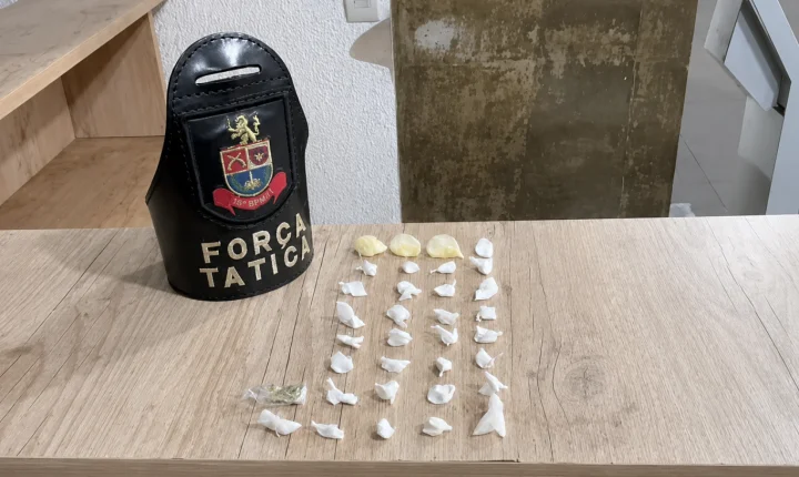 Policiais da Força Tática prendem traficante no Jardim Ângela Rosa