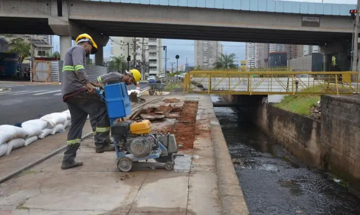 Obras contra enchentes causam interdições no “Dona Quinta”