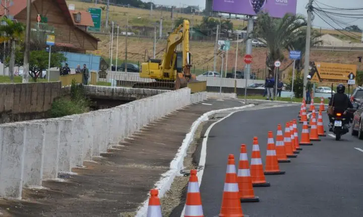 Obras no Córrego dos Bagres alteram trânsito e interditam ponte em Franca
