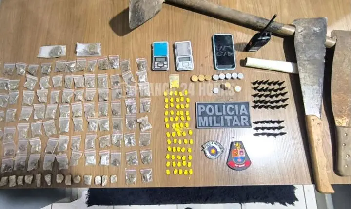 PM localiza droga enterrada em mata do Horto e prende traficantes 