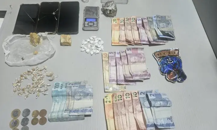PM prende dois homens e apreende dois adolescentes por tráfico de drogas