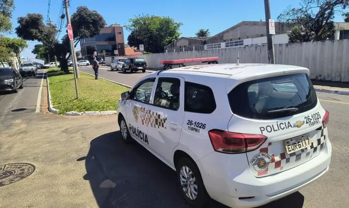 Polícia Militar realiza blitz educativa e fiscaliza vans escolares em Franca