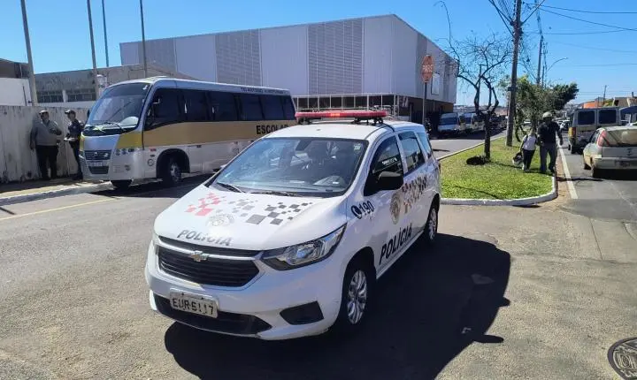 Polícia Militar realiza blitz educativa e fiscaliza vans escolares em Franca