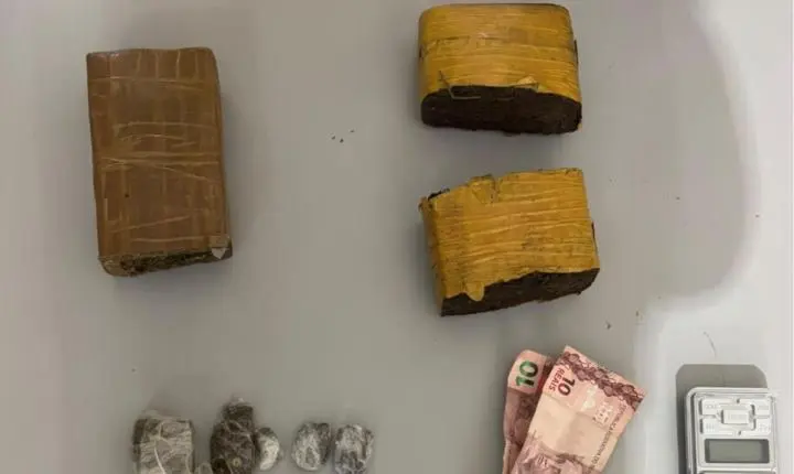 Policiais localizam tijolos de maconha em praça do Jardim Brasilândia 