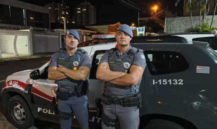 Policiais militares recuperam veículo roubado minutos após assalto