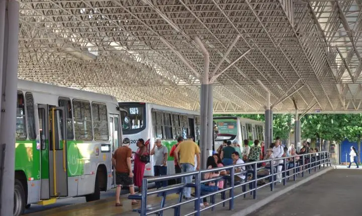 Terminal Ayrton Senna recebe ação de vacinação contra a gripe