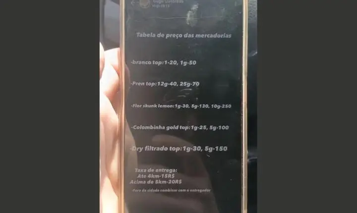 Traficante que anunciava drogas pelos stories é preso pela PM; assista