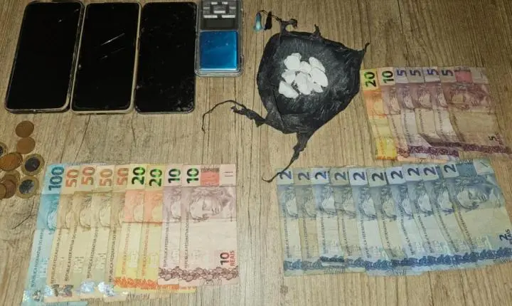 Trio é detido pela PM com drogas e dinheiro após denúncia
