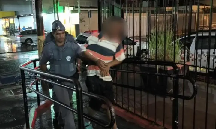 Trio é preso pela PM após invadir casa; um caiu do muro e foi parar no hospital 