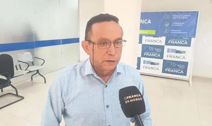 Vereadores aprovam energia solar para prédios públicos e semáforos